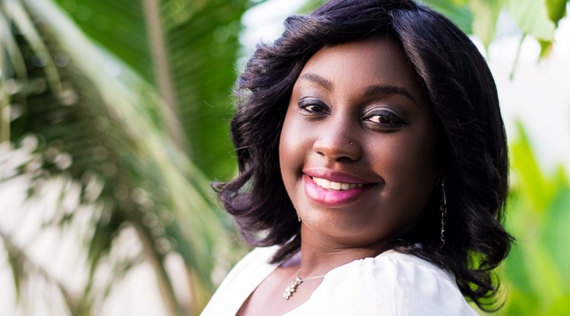 Laetitia Gadegbeku, une Alysma organisatrice du Diner En Blanc Abidjan